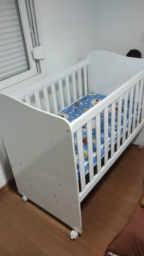 Berço Infantil Americano Branco com Rodinhas - Ótimo Estado
