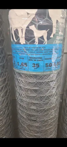 Rolo de tela de galinheiro