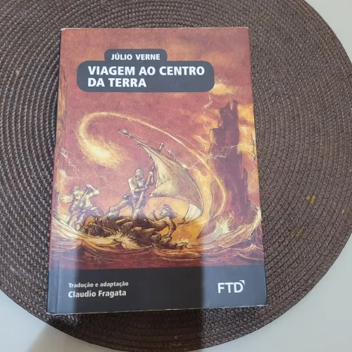 LIVRO VIAGEM AO CENTRO DA TERRA