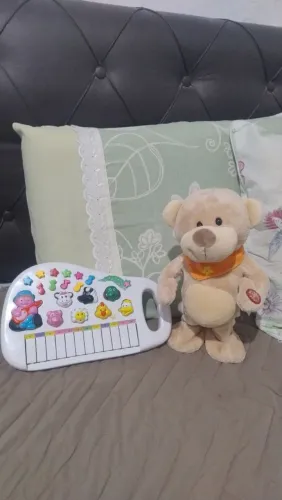 Urso d pelúcia DANÇANTE E TECLADO INFANTIL MUSICAL 