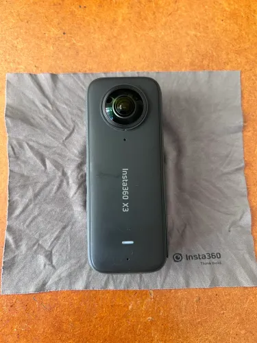 Câmera fotográfica insta360 x3