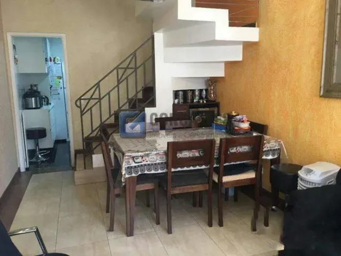 Sobrado à venda em Nova Petrópolis, São Bernardo do Campo  3 Quartos, 2 Vagas