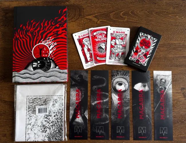 Livro Antologia Macabra.
