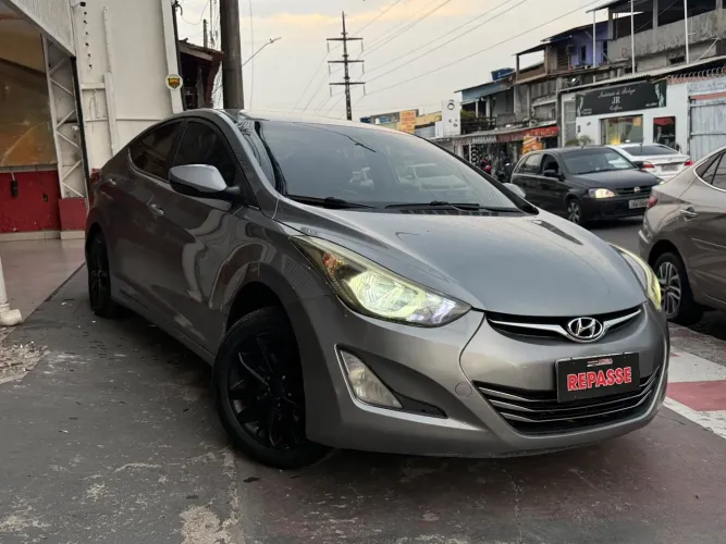 Hyundai Elantra GLS 2.0 16V Flex Aut. 2016