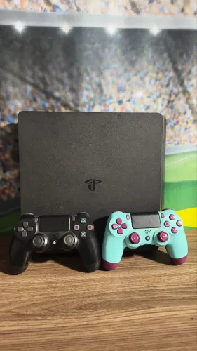 Ps4 de 1TB com 2 controles originais