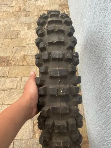 Peneu de moto importada tamanho 19