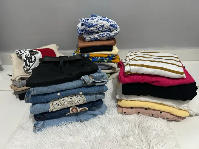 Lote de roupas para bazar