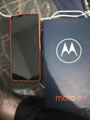 Motorola E22