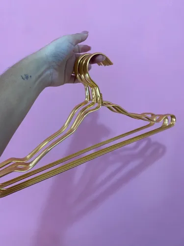 Vendo cabides Premium Dourado em Metal