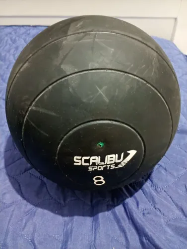 Bola medicinal para treinos e fisioterapia.