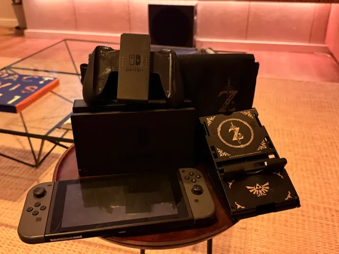 Nintendo Switch cinza 32GB japonês + Pokémon Let?s Go Eevee + Smash + acessórios