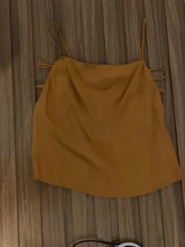 Blusa cor mostarda alça em viscosa - Farm - M