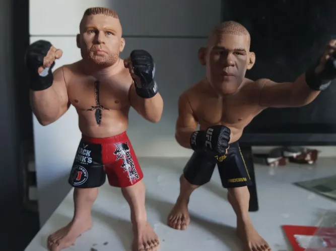 Bonecos ufc round 5 (casa um e um preço)
