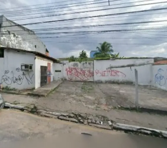 Alugo terreno na Av. Dr Freitas com 665 Mt2