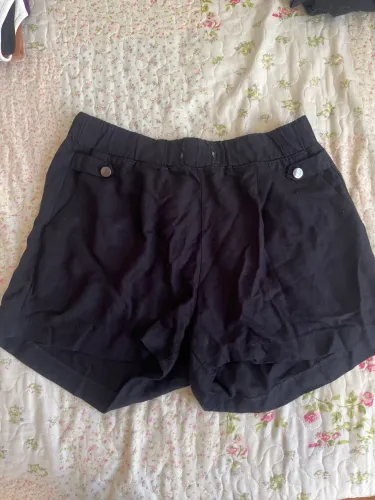 Short soltinho preto
