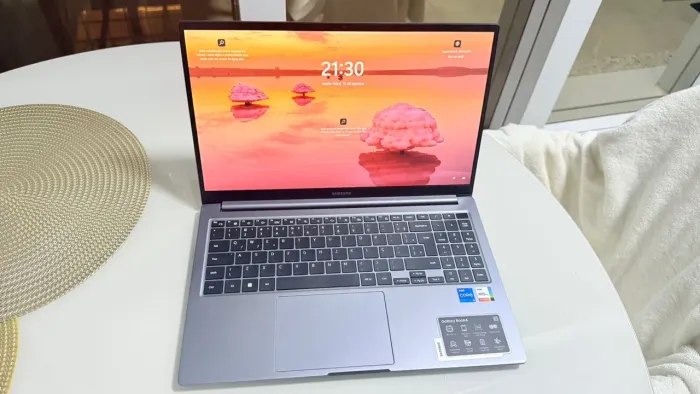Notebook Samsung Galaxy Book 4 i5 256GB SSD