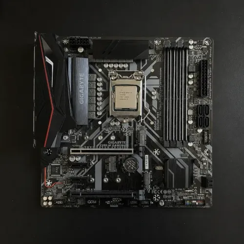 KIT processador Intel i7-9700K + Placa-mãe Gigabyte Z390 M Gaming