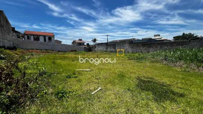 Terreno com 600 m² em Capoeiras