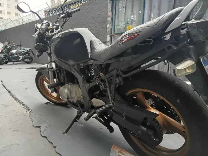 SUZUKI GS 500E PRETA