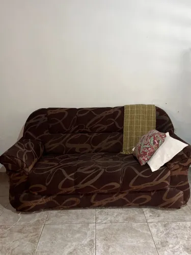 Sofá marrom para doação