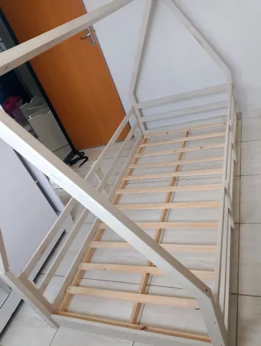 Cama montessoriana