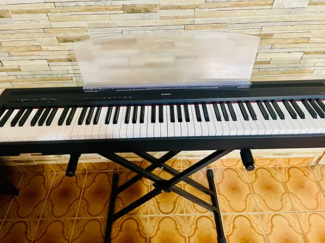 Piano Yamaha P95