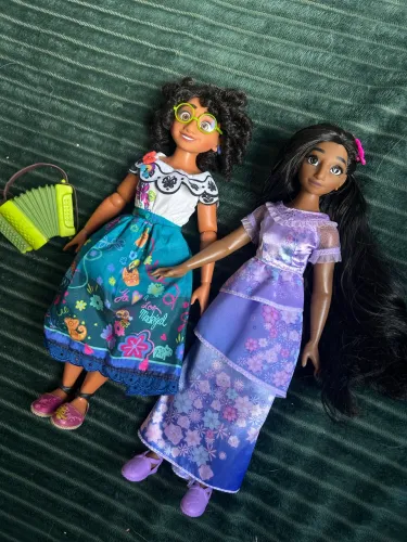 Bonecas Mirabel e Isabela Disney Encanto