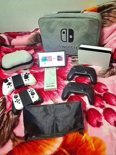 Nintendo switch oled desbloqueado(LR GAMES) 256gb + Pro Controller Original + Kit completo