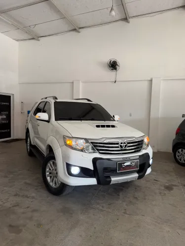 Toyota Hilux SW4 SRV D4-d 4X4 3.0 TDI Dies. AUT 2013