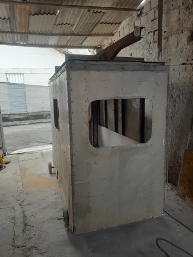 Bau de alumínio 