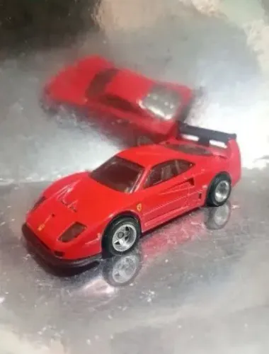 Ferrari F40 Competizione Hot Wheels ( Com Pneus de Borracha )