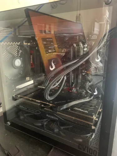 Rx 7600 8gb Asrock triple fan NOVA!!!