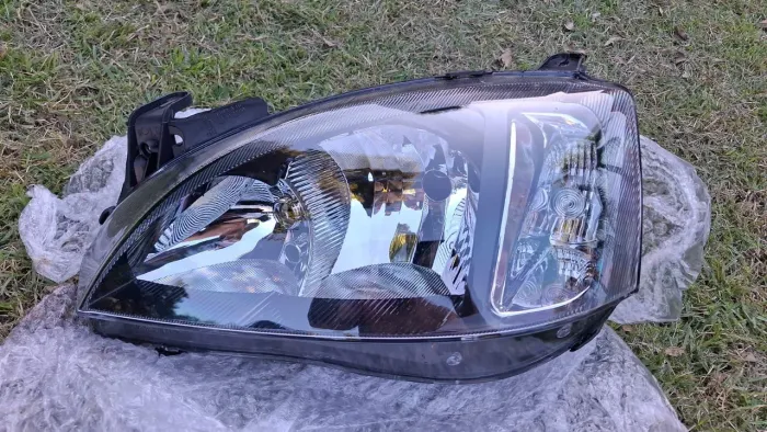 Par de Farol Novo Corsa / Montana - Arteb