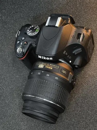 CÂMERA NIKON D5100 DSLR