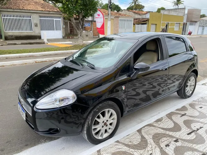 Fiat Punto Attractive Italia 1.4 F.flex 8V 5P 2012
