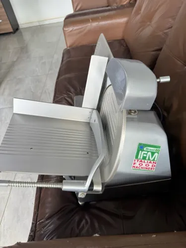 Fatiador de Frios Profissional IFM CFI 300 - 220V