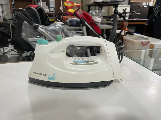 Ferro de Passar a Seco e Vapor Black e Decker 305
