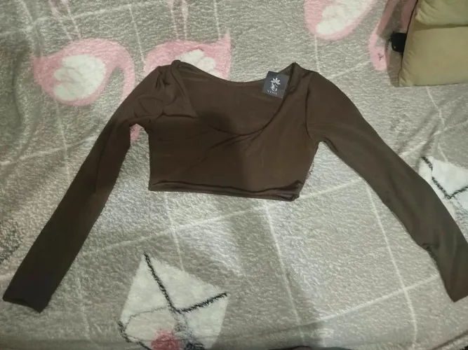 Cropped feminino de manga longa