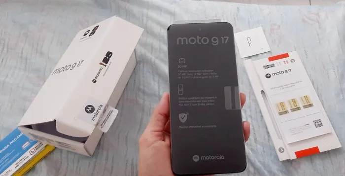 Motorola Moto G17 256Gb 12Gb de RAM BOOST Roxo tela 6.7 " FHD + Câmera 50 MP Sony Lytia.