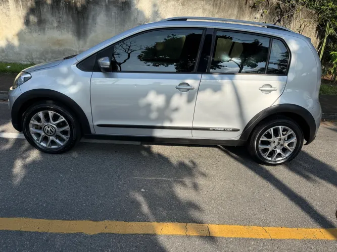 Volkswagen Up! Cross I Motion 1.0 T.flex 12V 5P 2016