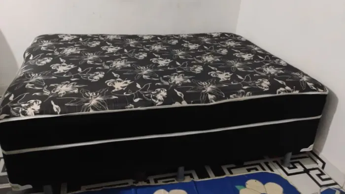Vendo uma cama boa de casal