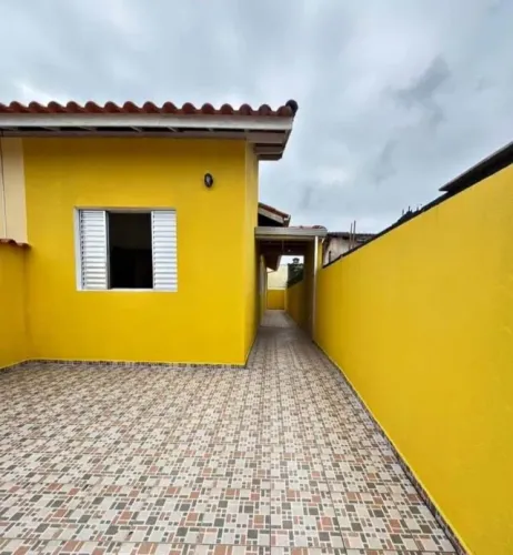 VENDO ESSA CASA NO BAIRRO FLORES, PRÓXIMO A PRAÇA DE ALIMENTAÇÃO DO FLORES
