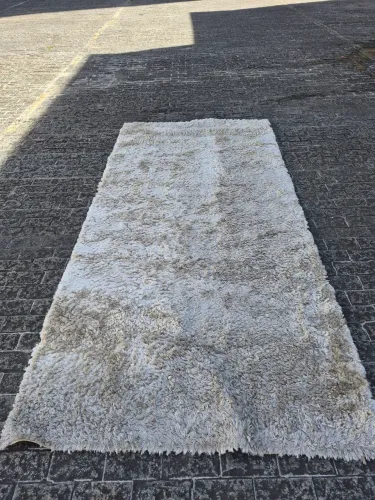 Tapete Shaggy usado 3,6m x 1,7m