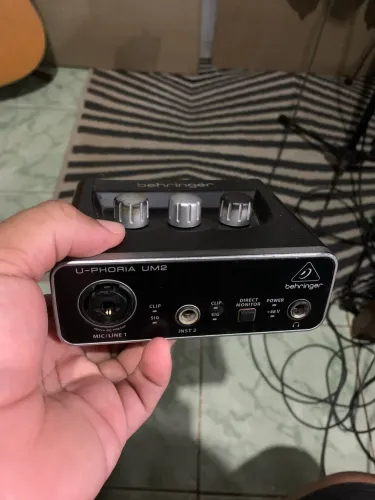 Interface de audio - placa de audio - uphoria UM2