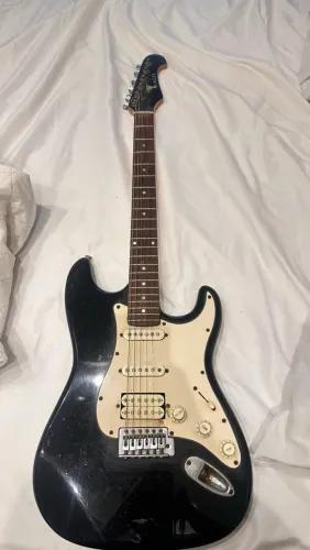 GUITARRA EAGLE