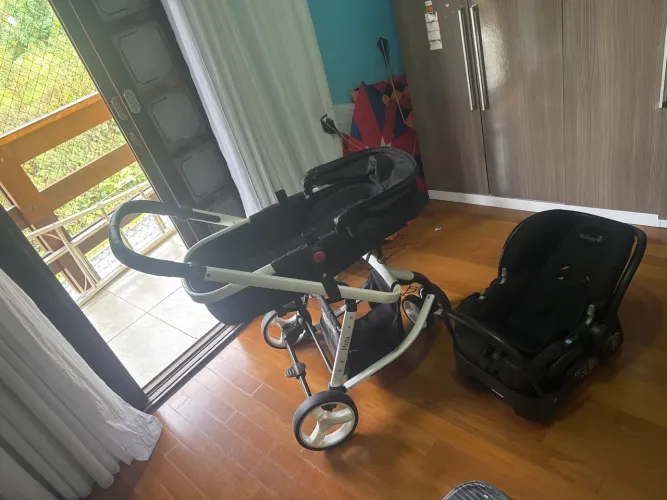 Carrinho de bebê impecável !!