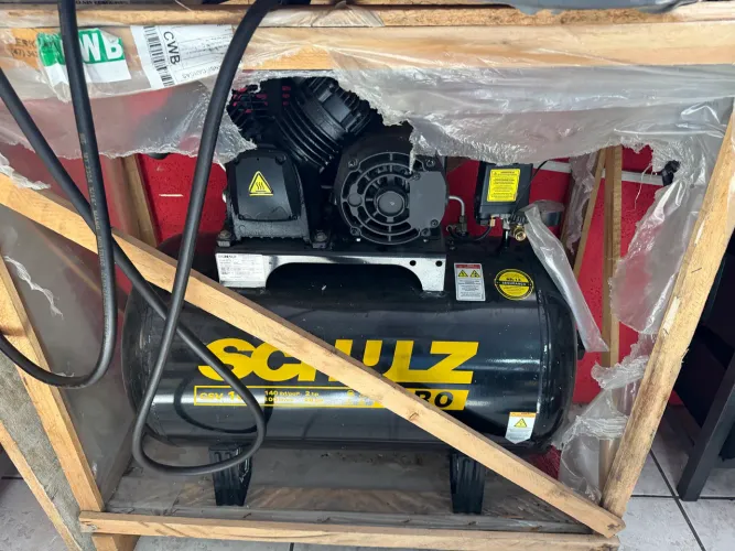 Compressor Schulz CSV 10 PRO 100L 2HP Trifásico - Estado de Novo