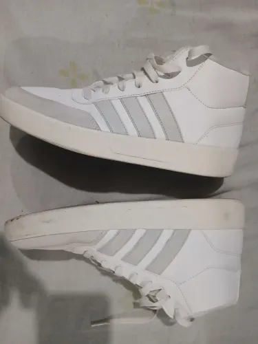 Tenis adidas 40