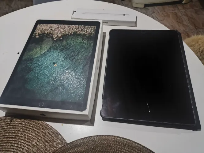 iPad Pro, com caneta Ipencil. 2nd gen