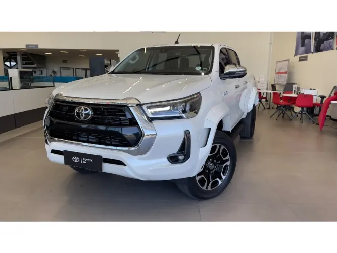 Toyota Hilux CD SRX Plus 4X4 2.8 TDI Die. Aut. 2024